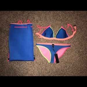 Triangl bikini set S TOP M BOTTOM
